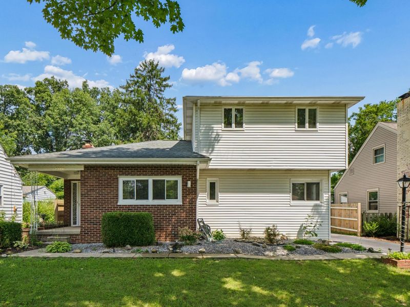 2802 Wildwood Road, Columbus, OH 43231 Photo 1