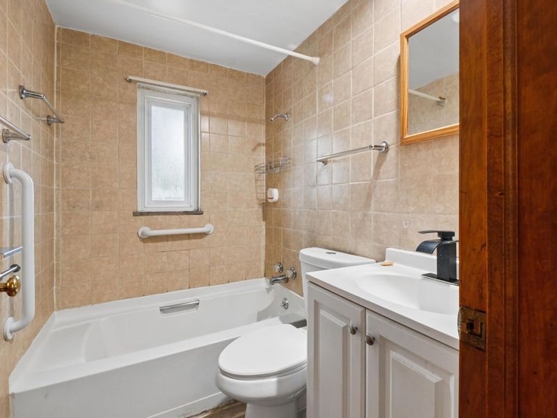 2802 Wildwood Road, Columbus, OH 43231 Photo 18