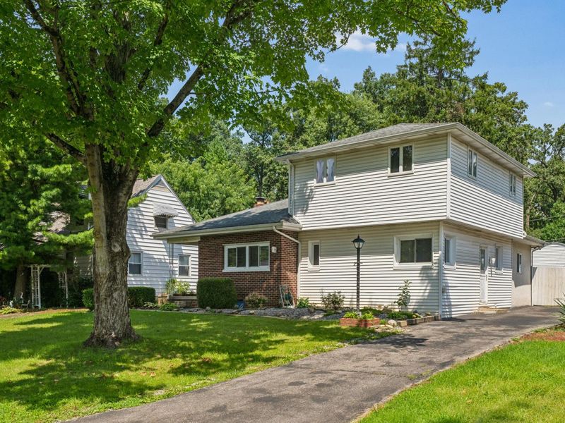 2802 Wildwood Road, Columbus, OH 43231 Photo 3