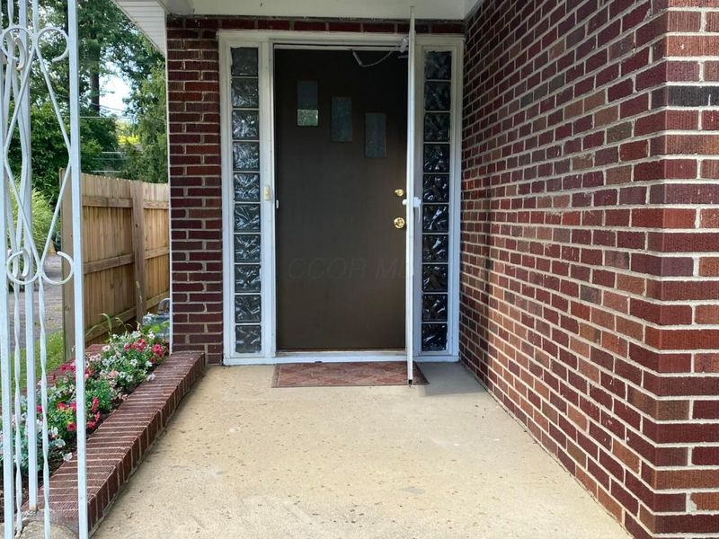 2802 Wildwood Road, Columbus, OH 43231 Photo 4