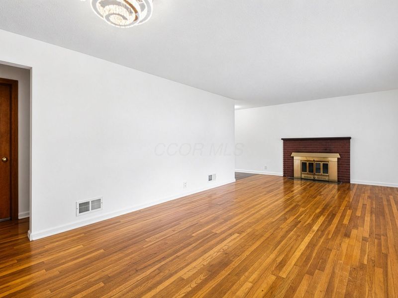 2802 Wildwood Road, Columbus, OH 43231 Photo 7