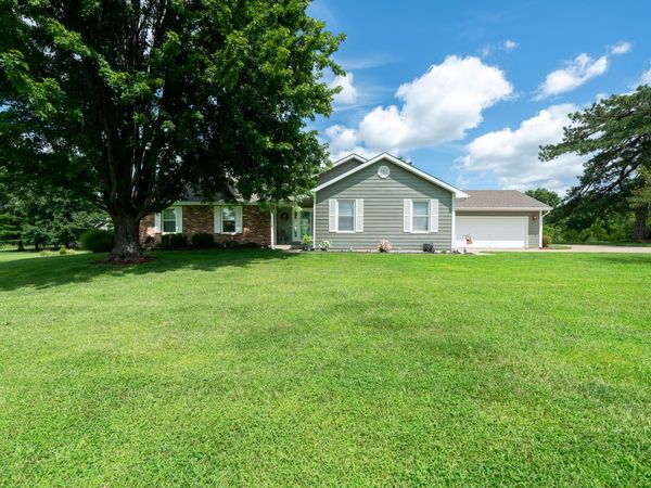 5111 E Flamingo Drive, Hallsville, MO 65255