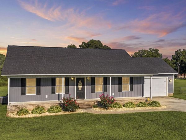 433 Fourth Ave, Rainsville, AL 35986