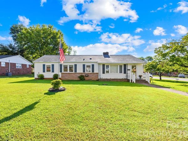 1000 Radio Road , Statesville, NC 28677