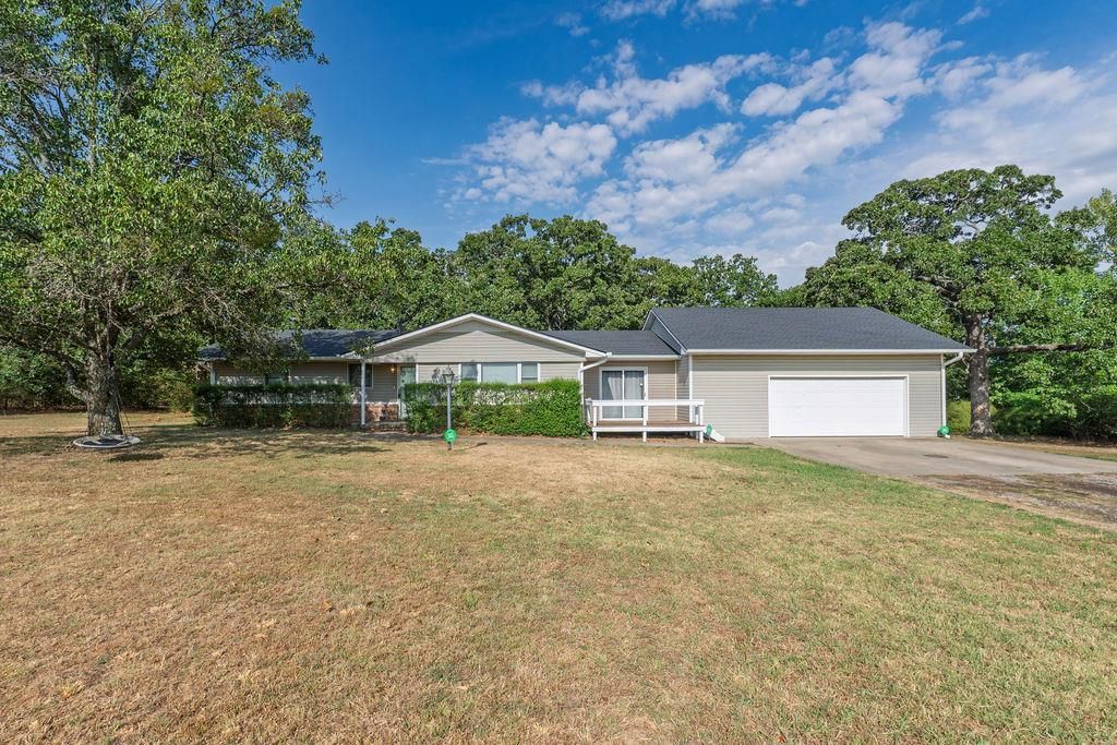 17002 Kings Road, Shawnee, OK 74801 Main Photo
