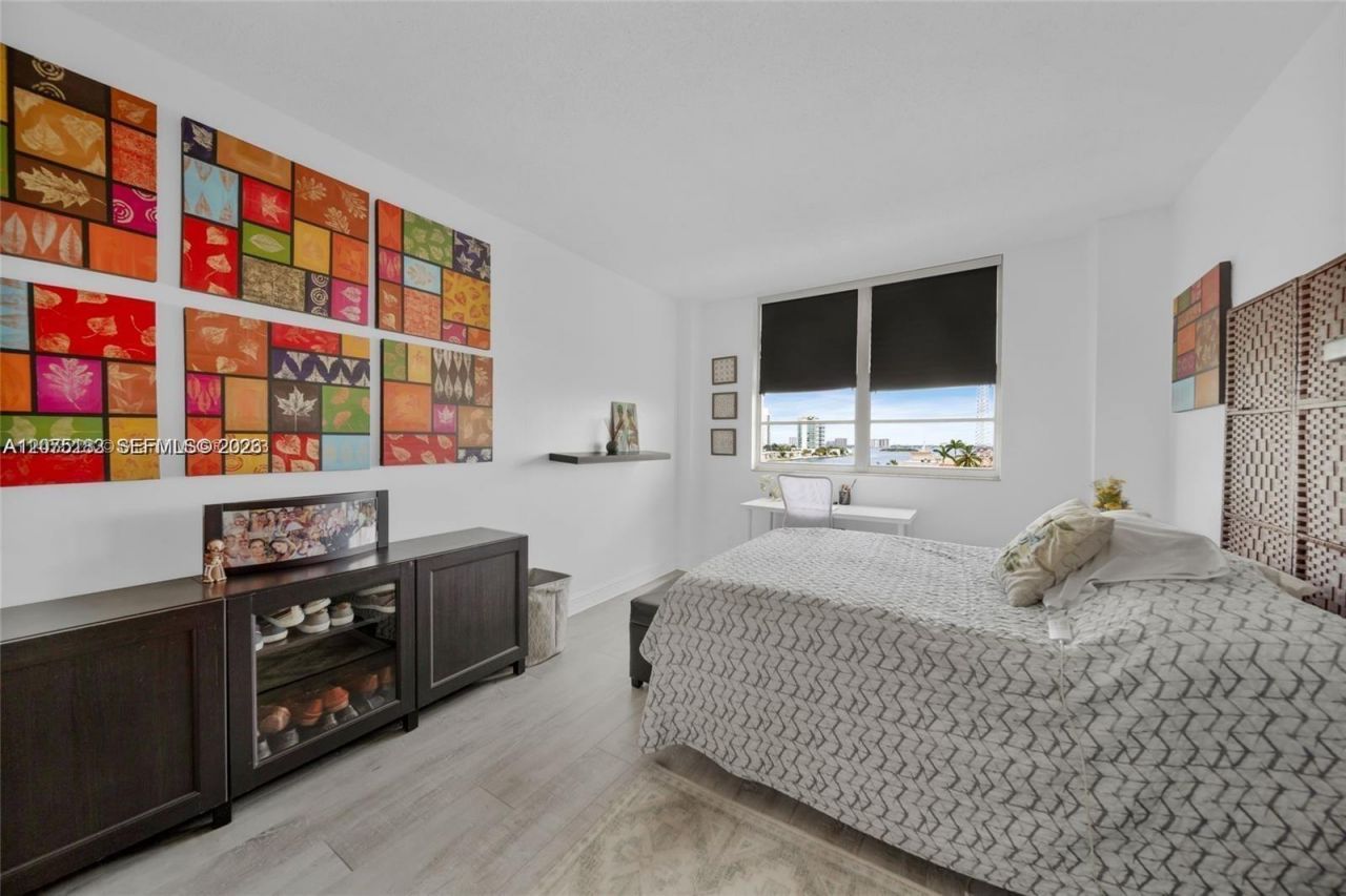 1455 N Treasure Dr , Unit 6A, North Bay Village, FL 33141 Photo