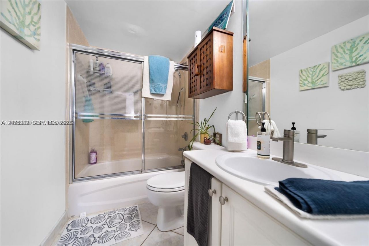 1455 N Treasure Dr , Unit 6A, North Bay Village, FL 33141 Photo
