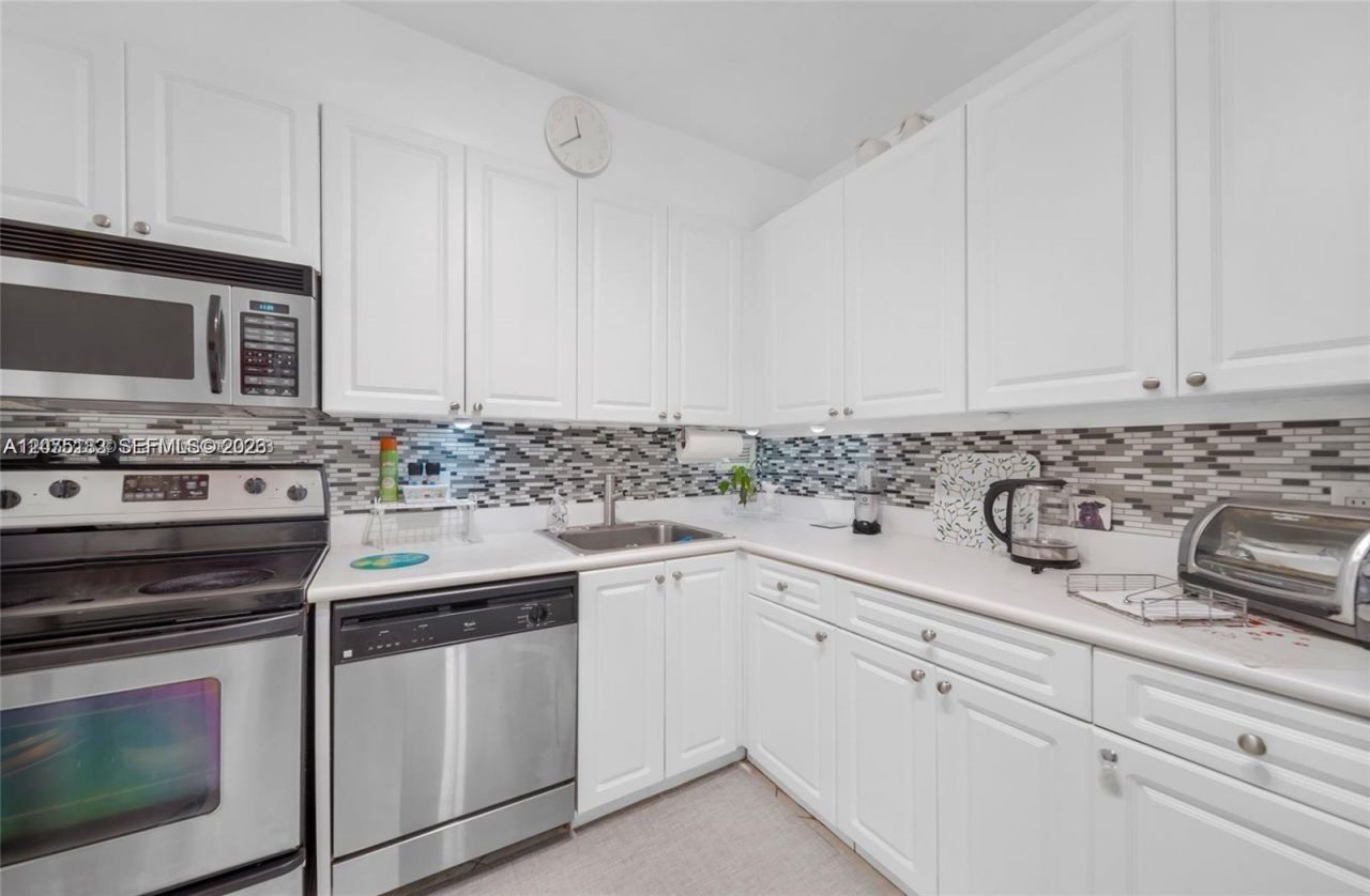 1455 N Treasure Dr , Unit 6A, North Bay Village, FL 33141 Photo