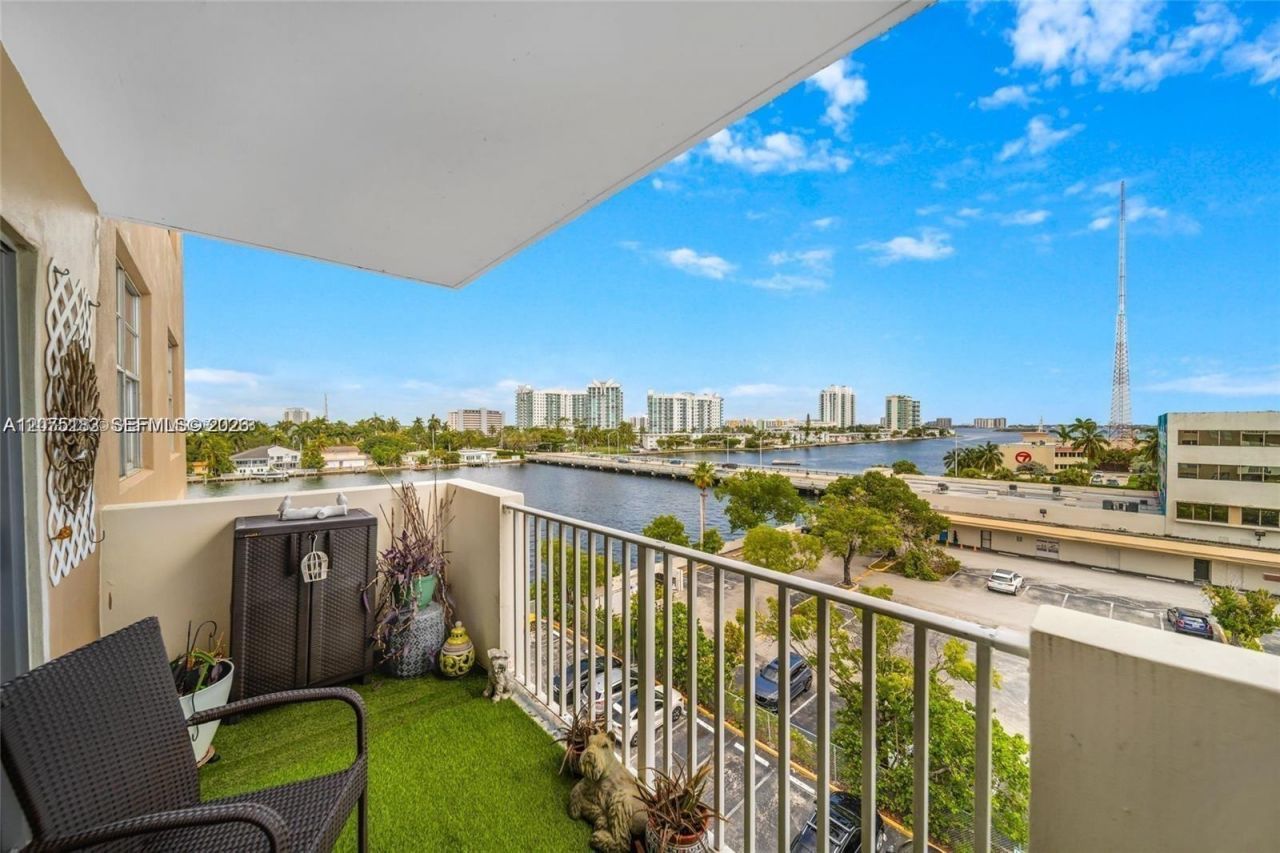 1455 N Treasure Dr , Unit 6A, North Bay Village, FL 33141 Photo