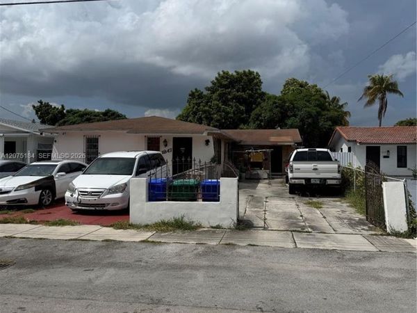 1845 NW 16th St , Miami, FL 33125