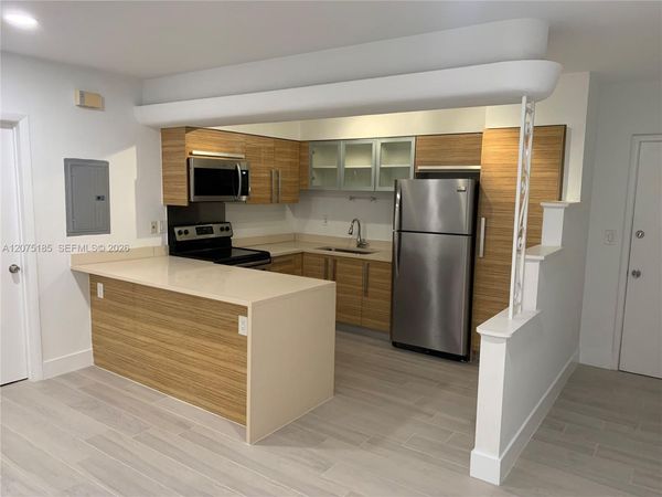 315 MAJORCA AV , Unit 3, Coral Gables, FL 33134