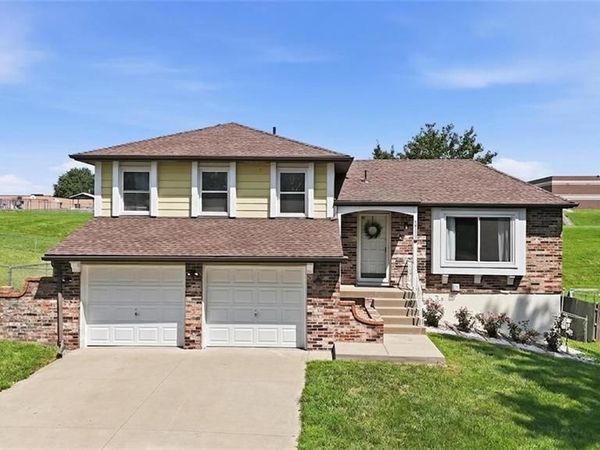 4913 NW Downing Street, Blue Springs, MO 64015