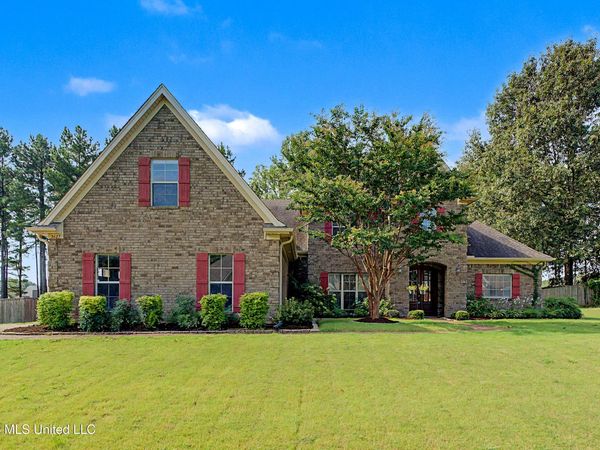 3605 S New Pointe Drive, Southaven, MS 38672