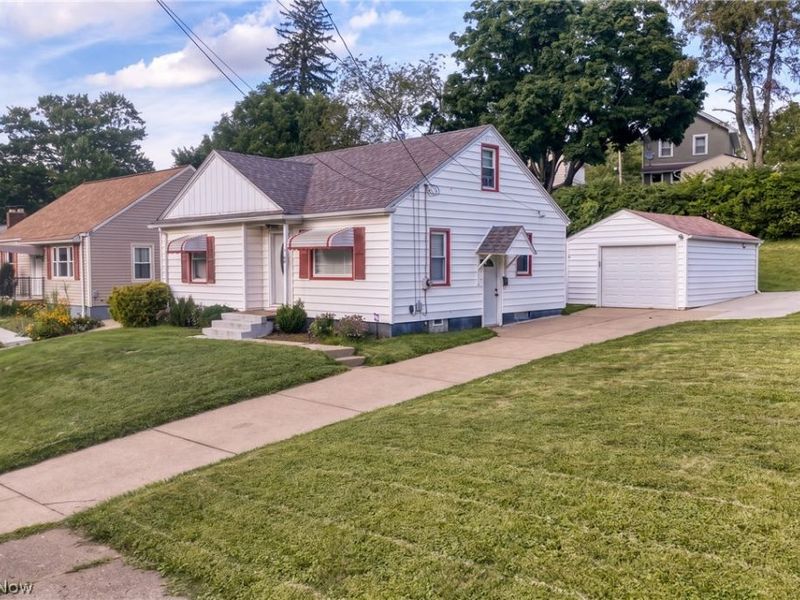 44 15th Street NW, Massillon, OH 44647 Photo 2