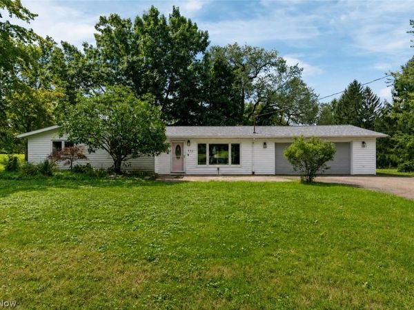 975 Colony Drive , Aurora, OH 44202