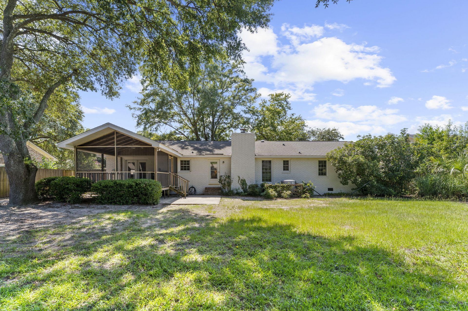 908 Searle Court Photo 41