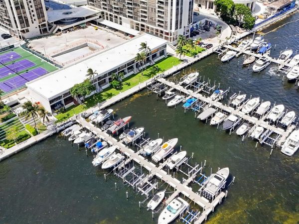 1915 Brickell Ave , Unit C1607, Miami, FL 33129