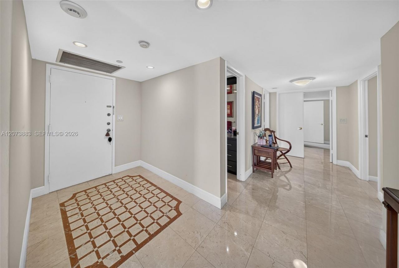 1915 Brickell Ave , Unit C1607, Miami, FL 33129 Photo