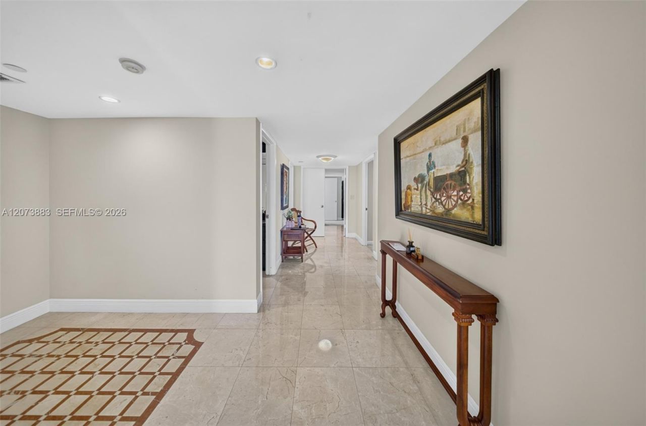 1915 Brickell Ave , Unit C1607, Miami, FL 33129 Photo