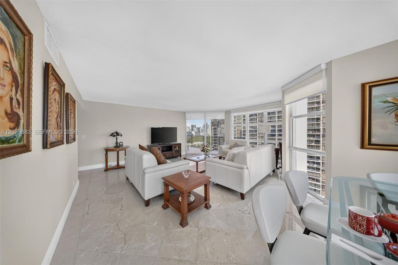 1915 Brickell Ave , Unit C1607, Miami, FL 33129 Photo