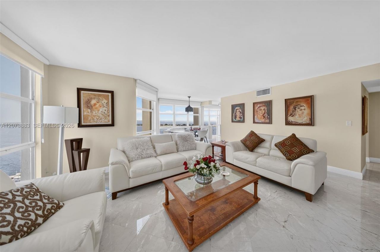1915 Brickell Ave , Unit C1607, Miami, FL 33129 Photo
