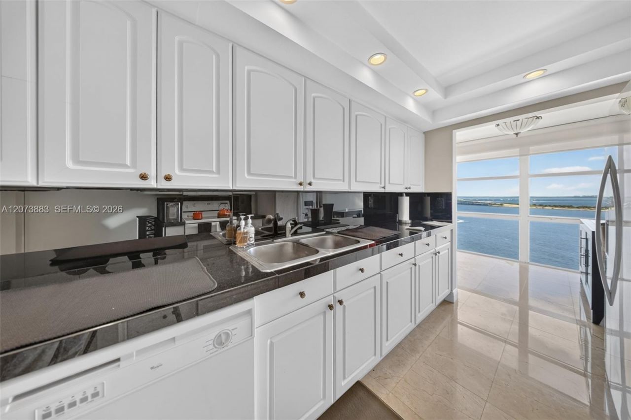 1915 Brickell Ave , Unit C1607, Miami, FL 33129 Photo