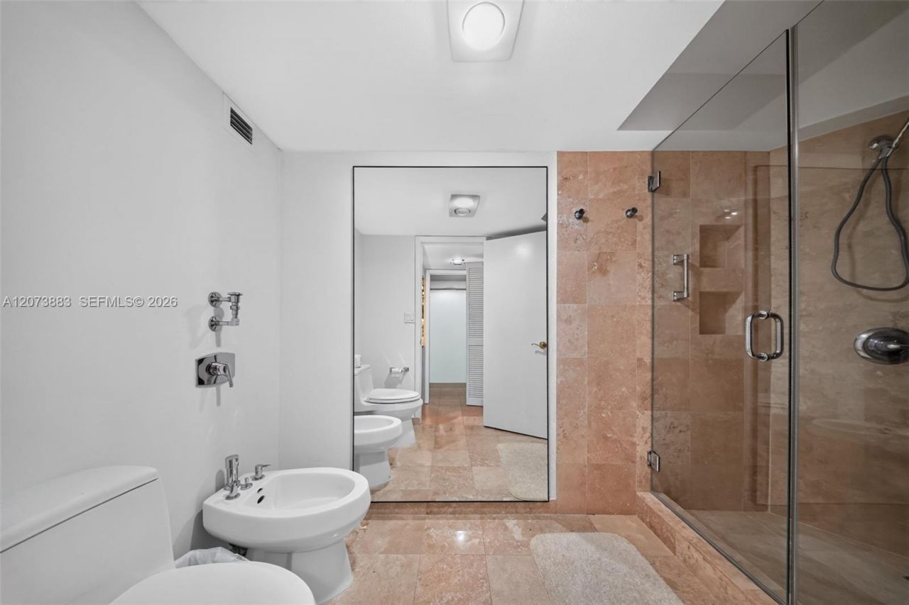 1915 Brickell Ave , Unit C1607, Miami, FL 33129 Photo