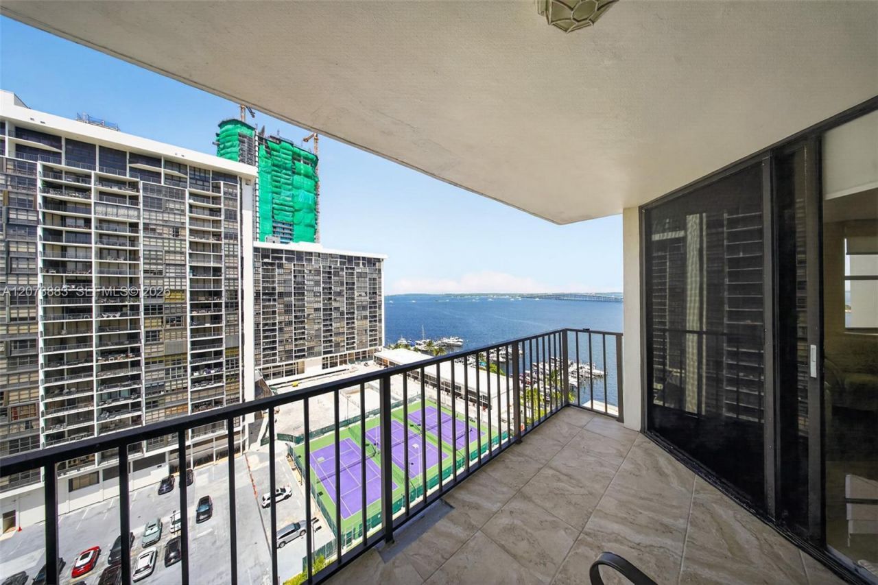 1915 Brickell Ave , Unit C1607, Miami, FL 33129 Photo