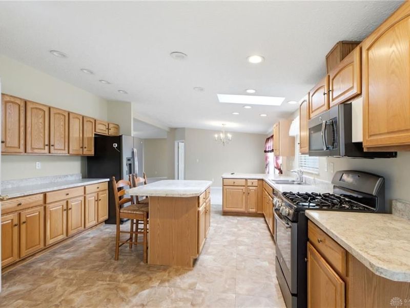 2323 Mallory Court, Fairborn, OH 45324 Photo 7