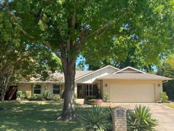 2846 Columbine Drive , Grapevine, TX 76051