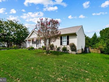 2421 PITTSTON ROAD, FREDERICKSBURG, VA 22408