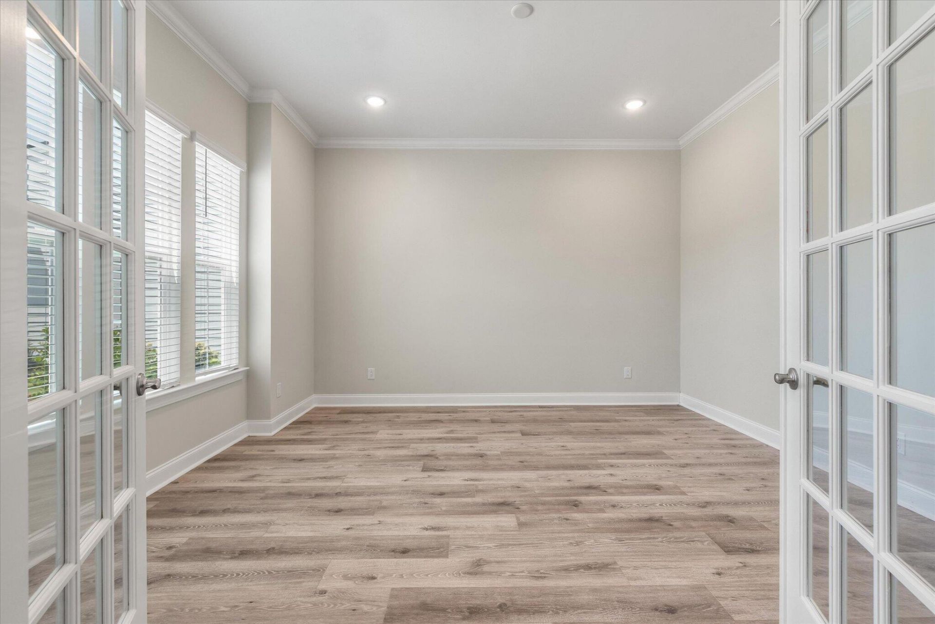 662 Marsh Cove Circle Photo 10