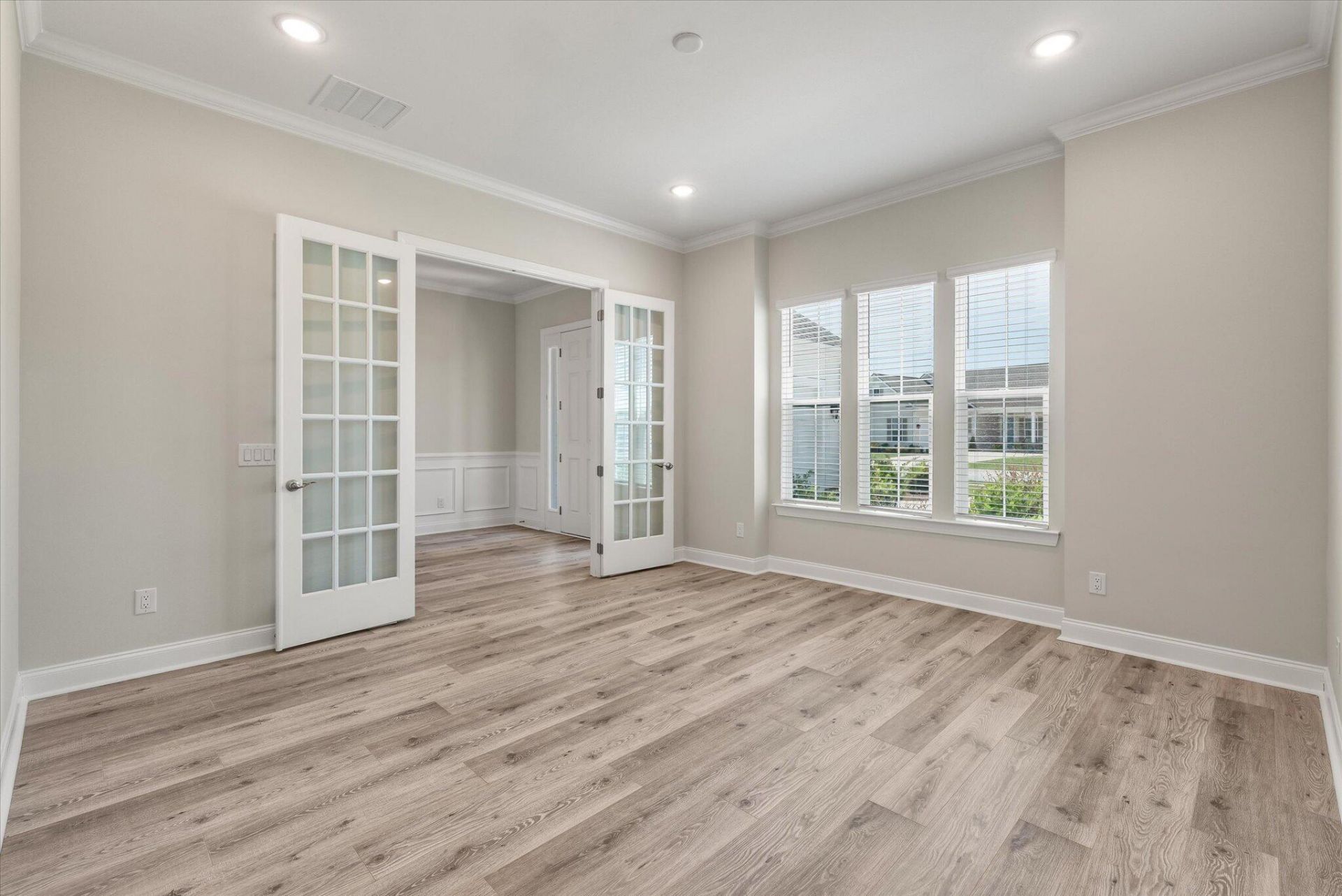 662 Marsh Cove Circle Photo 11