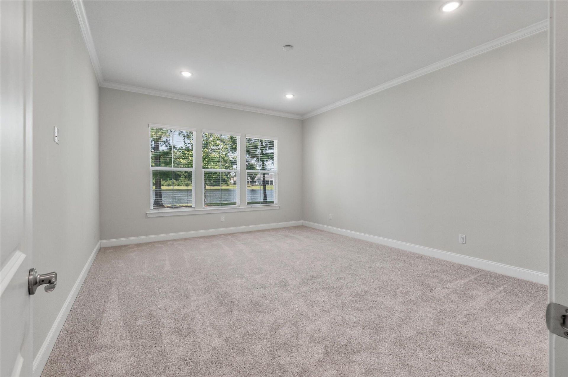 662 Marsh Cove Circle Photo 6