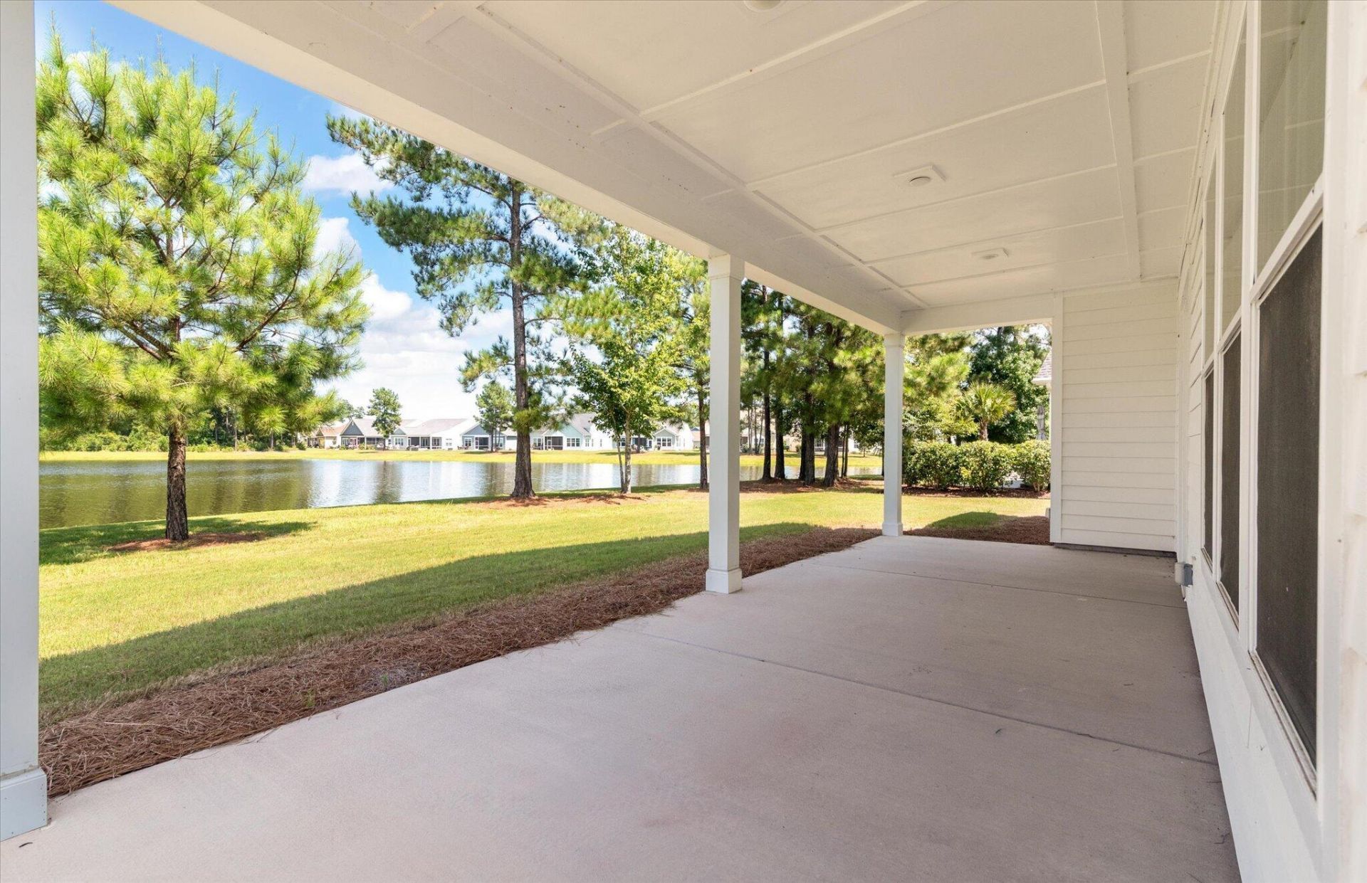662 Marsh Cove Circle Photo 7