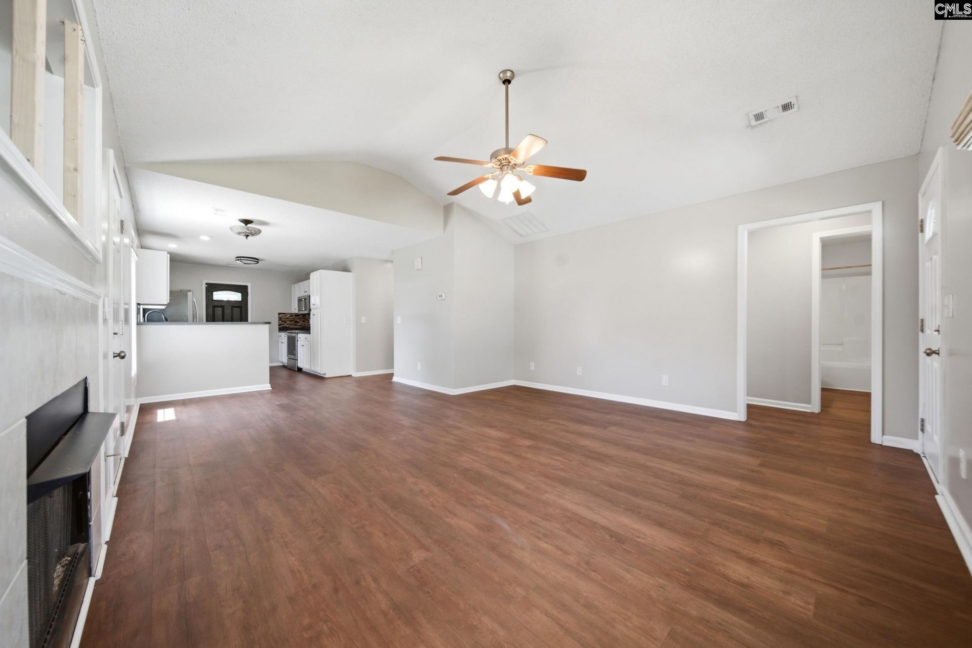 149 Longshadow Drive  Photo 4
