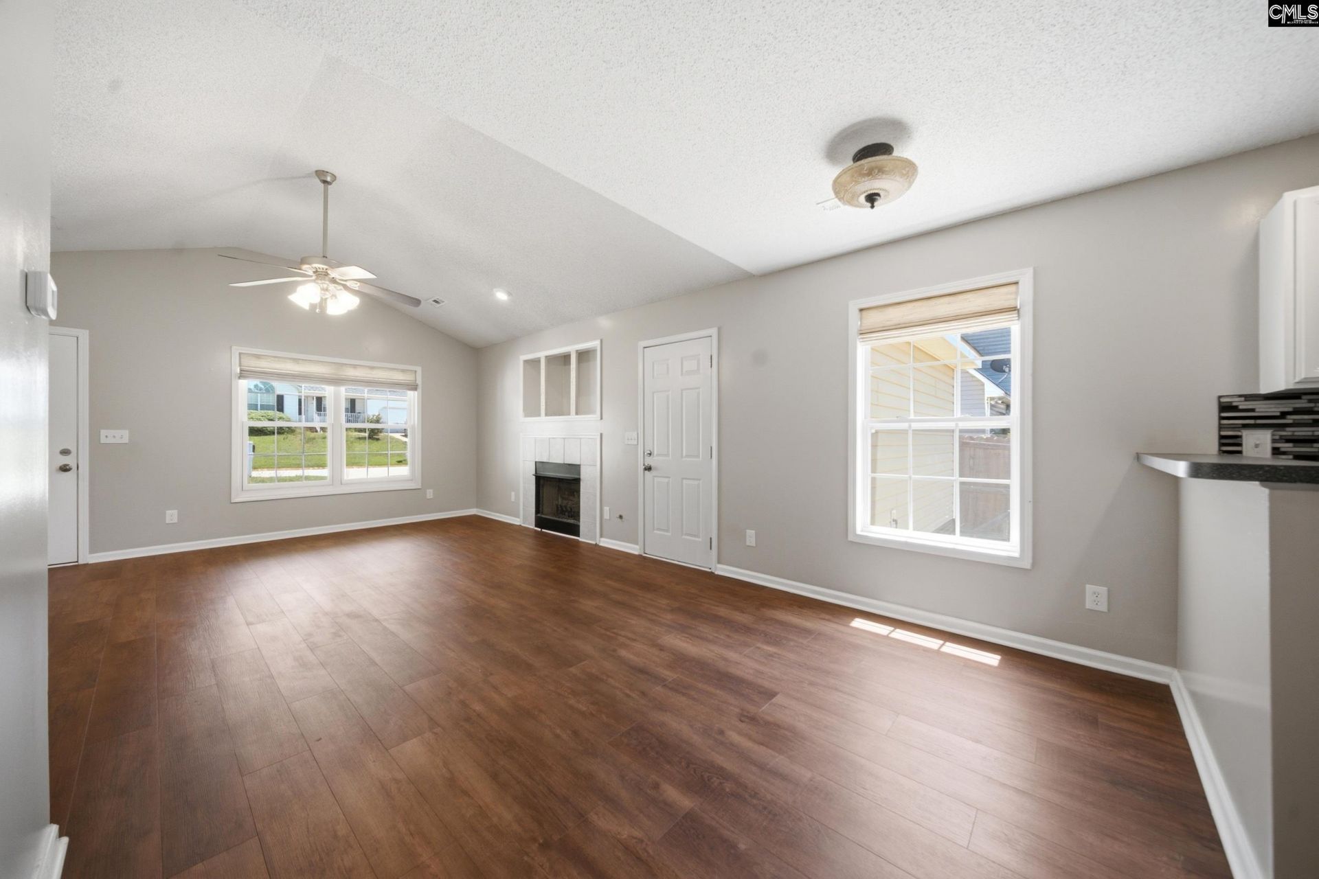 149 Longshadow Drive  Photo 6