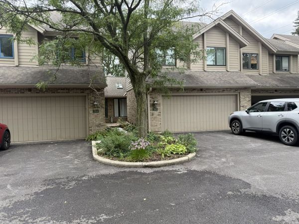 7912 S Garfield Avenue , Burr Ridge, IL 60527