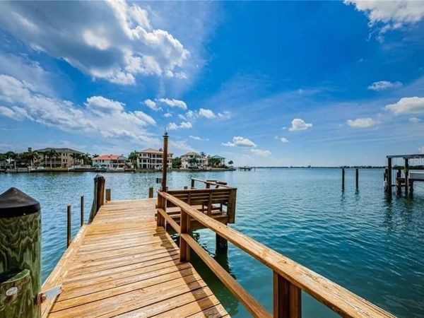 2000 DOLPHIN BOULEVARD S, ST PETERSBURG, FL 33707