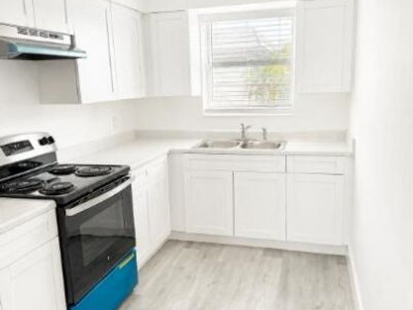 2837 NE 30th Street, Unit 6, Fort Lauderdale, FL 33306