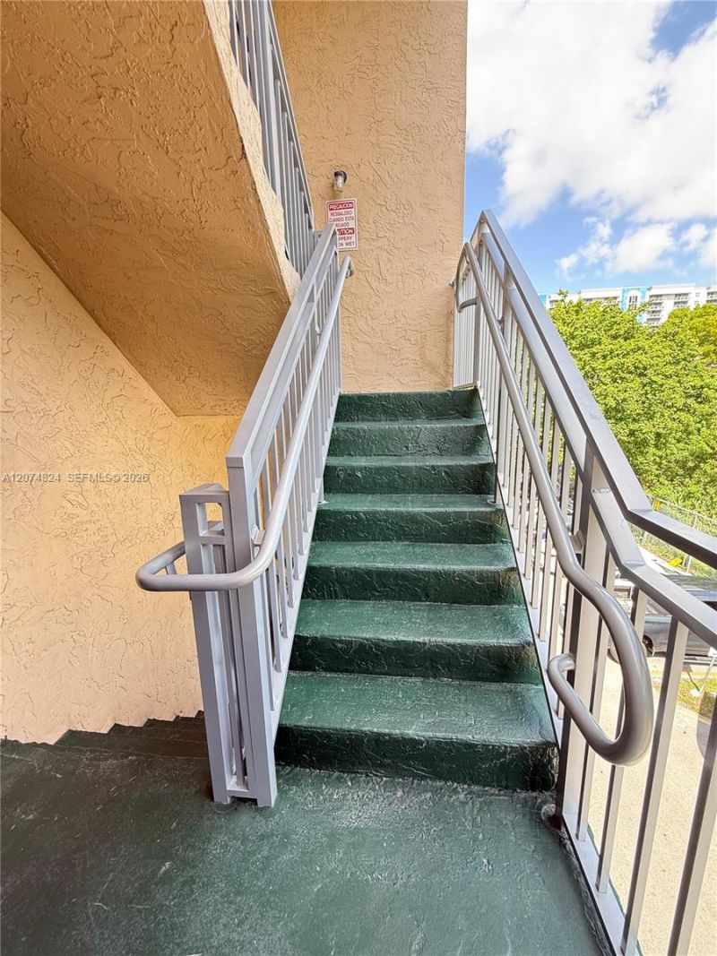 4855 NW 7th St , Unit 410-6, Miami, FL 33126 Photo