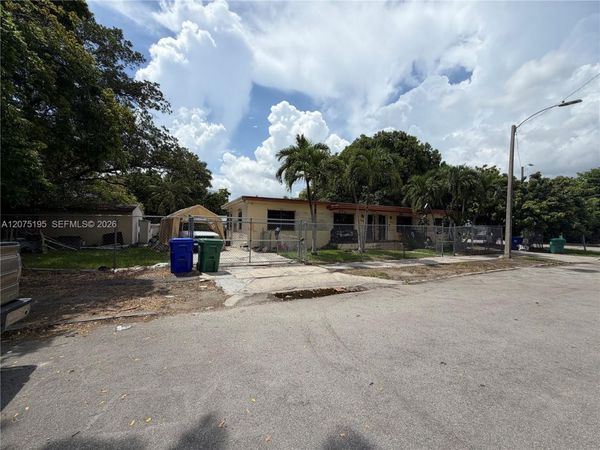 2340 NW 15th Ave , Miami, FL 33142