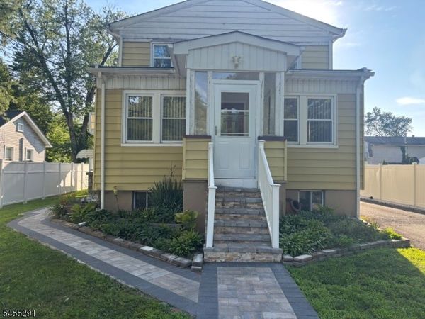 33 Harmon St, Lincoln Park, NJ 07035