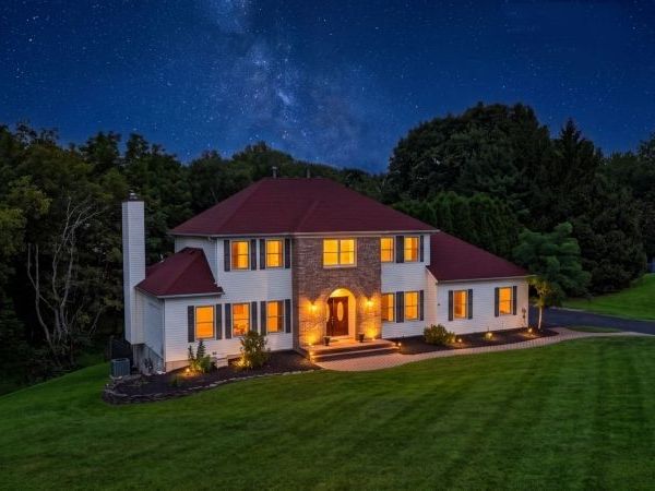 1114 Van Arsdale Dr, Branchburg, NJ 08853