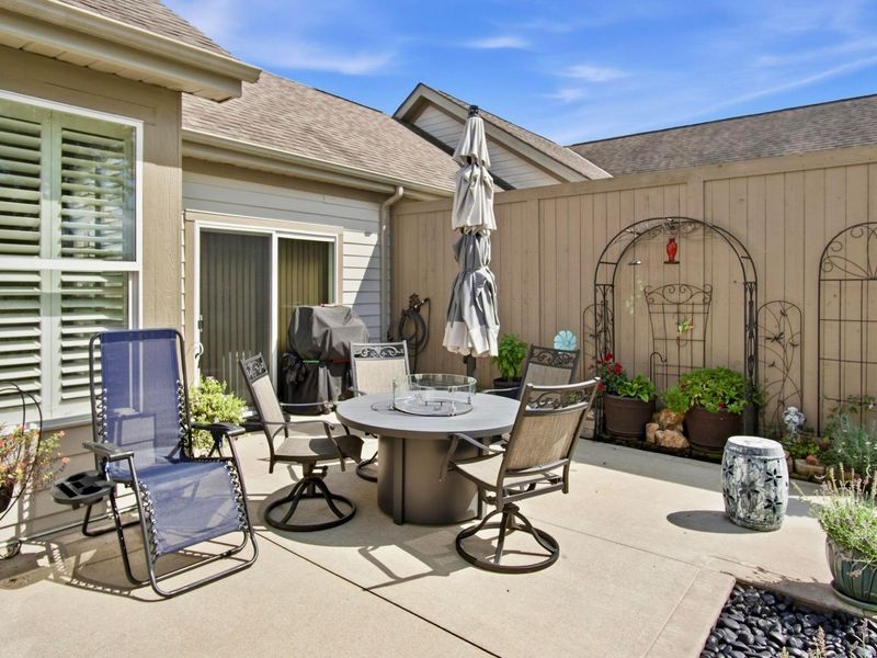 5339 W Sheffield Circle, Zanesville, OH 43701 Photo 6