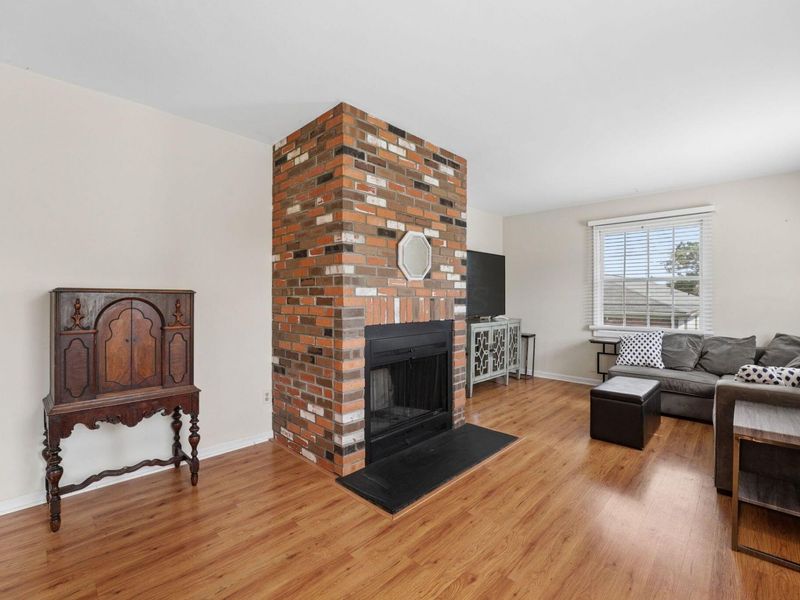 991 Manor Lane, Unit G, Columbus, OH 43221 Photo 2