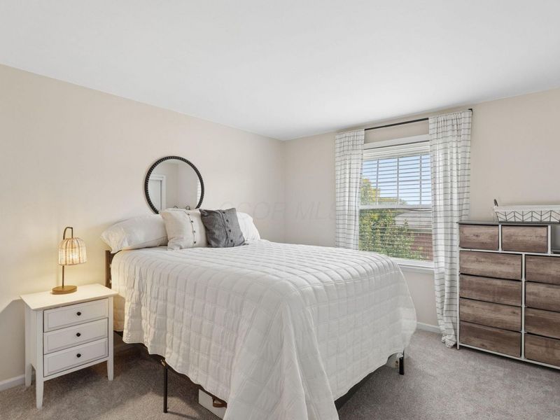991 Manor Lane, Unit G, Columbus, OH 43221 Photo 5
