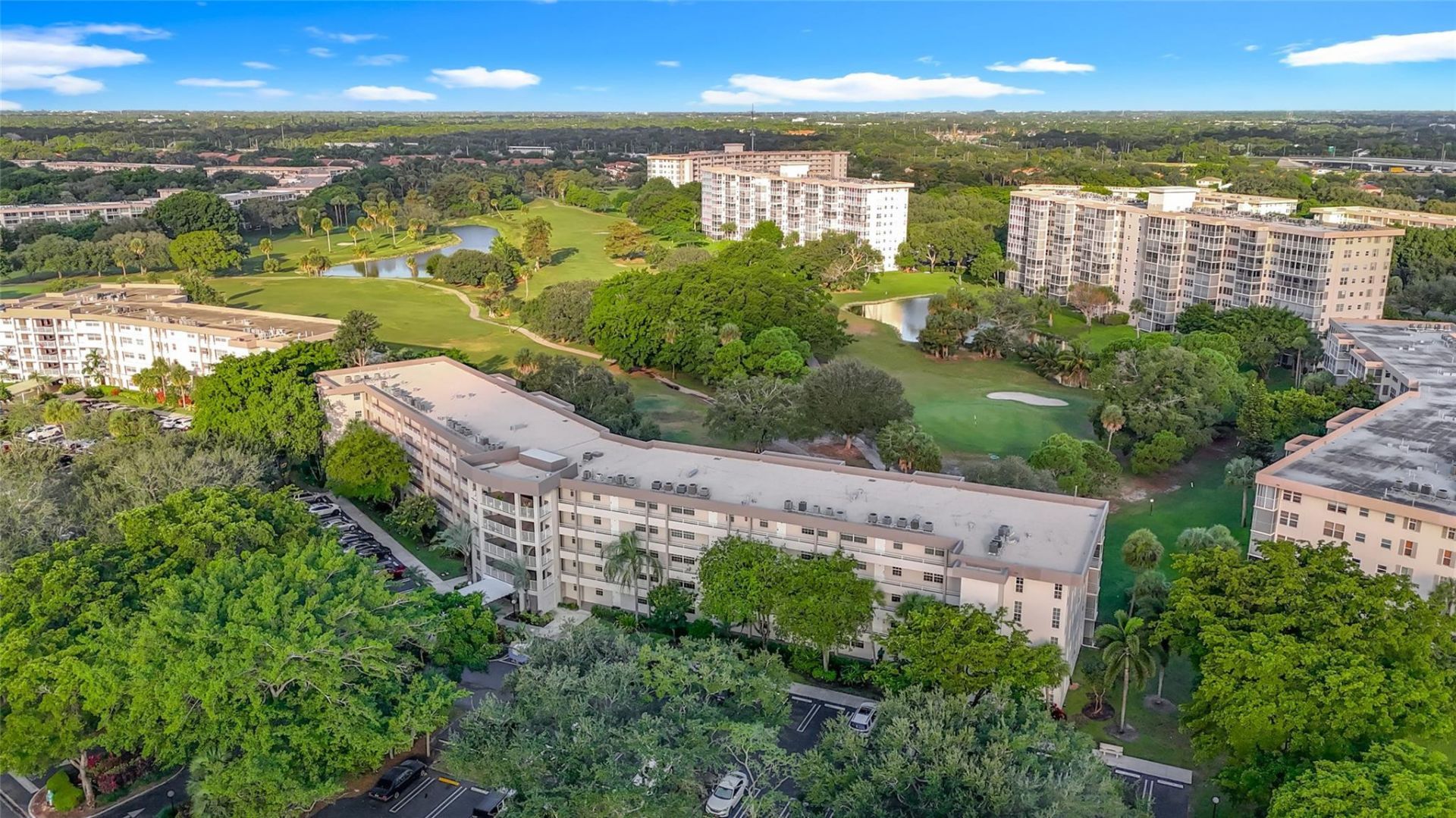 545 Oaks Lane, Unit 410, Pompano Beach, FL 33069 Photo
