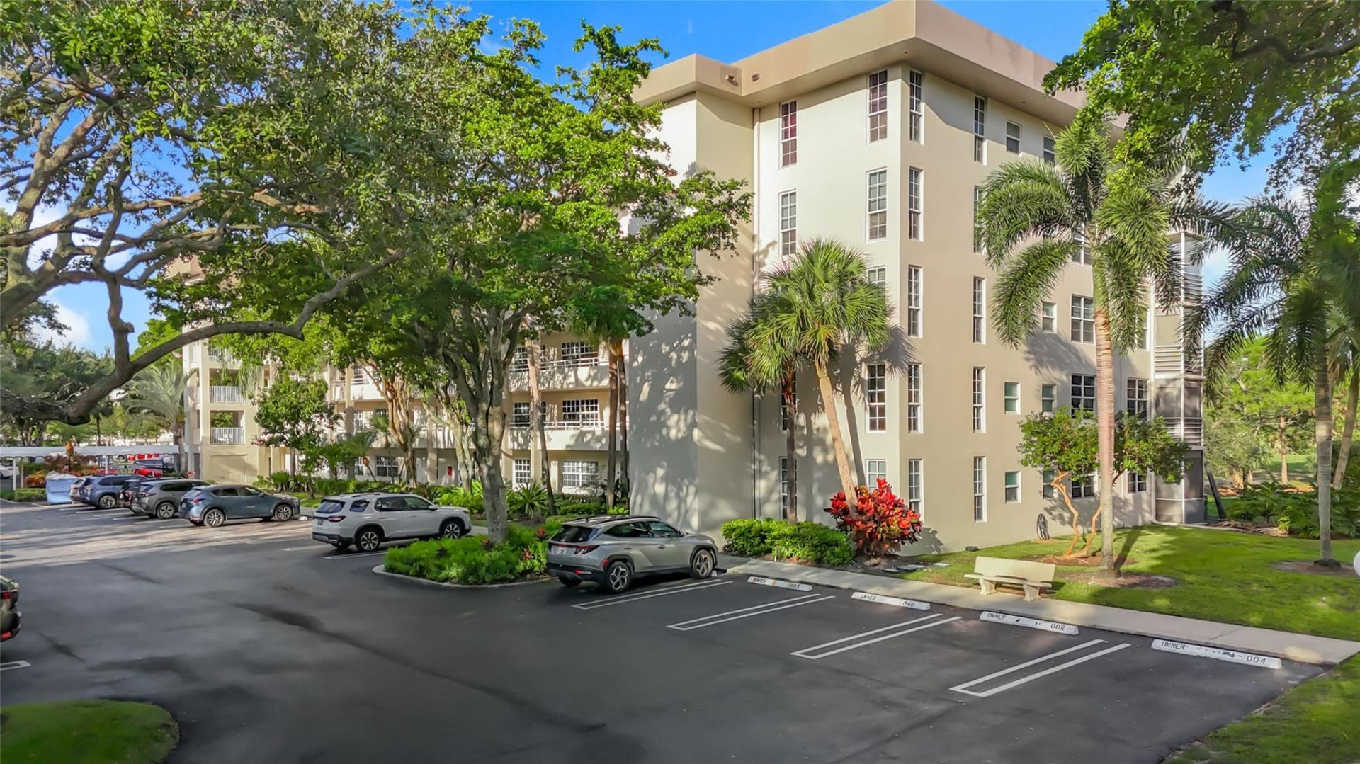 545 Oaks Lane, Unit 410, Pompano Beach, FL 33069 Photo