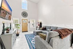 907 Folly Rd. photo 4